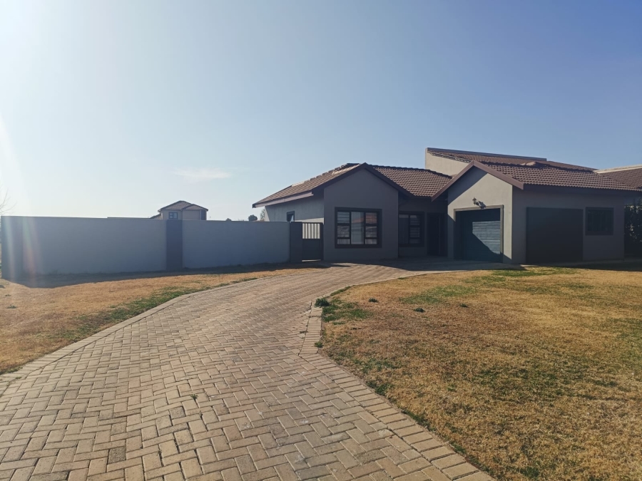 3 Bedroom Property for Sale in Van Der Hoff Park North West